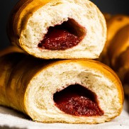 Рогаль с абрикосовым джемом - 4 изображение